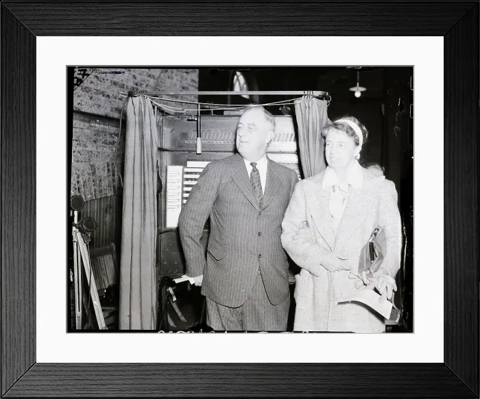 Framed Print : Franklin and Eleanor Roosevelt Waistup Framed Print : Franklin and Eleanor Roosevelt Waistup