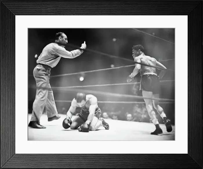 Framed Print : Boxer Kneeling on Canvas After Knock Out Framed Print : Boxer Kneeling on Canvas After Knock Out