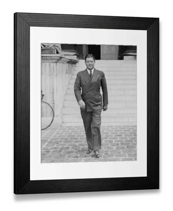 Framed Print : Wisconsin Senator Robert La Follette in Paris Framed Print : Wisconsin Senator Robert La Follette in Paris