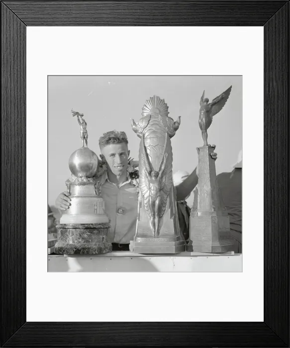 Framed Print : Pilot Rudy Kling with his Trophy Framed Print : Pilot Rudy Kling with his Trophy