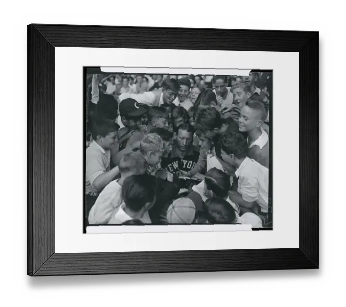 Framed Print : Glenn Cunningham Signing Autographs Framed Print : Glenn Cunningham Signing Autographs