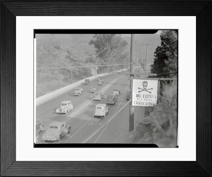 Framed Print : Highway Sign of Scull and Crossbones Framed Print : Highway Sign of Scull and Crossbones