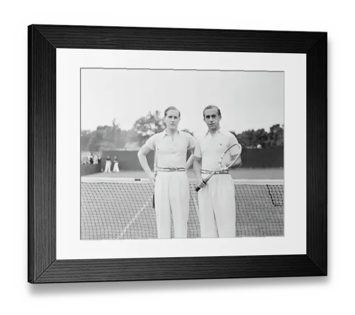 Framed Print : Tennis Players von Cramm and Henkel Framed Print : Tennis Players von Cramm and Henkel