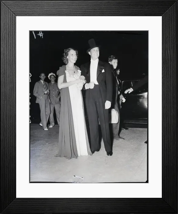 Framed Print : Jeanette MacDonald and Gene Raymond at Movie Premiere
