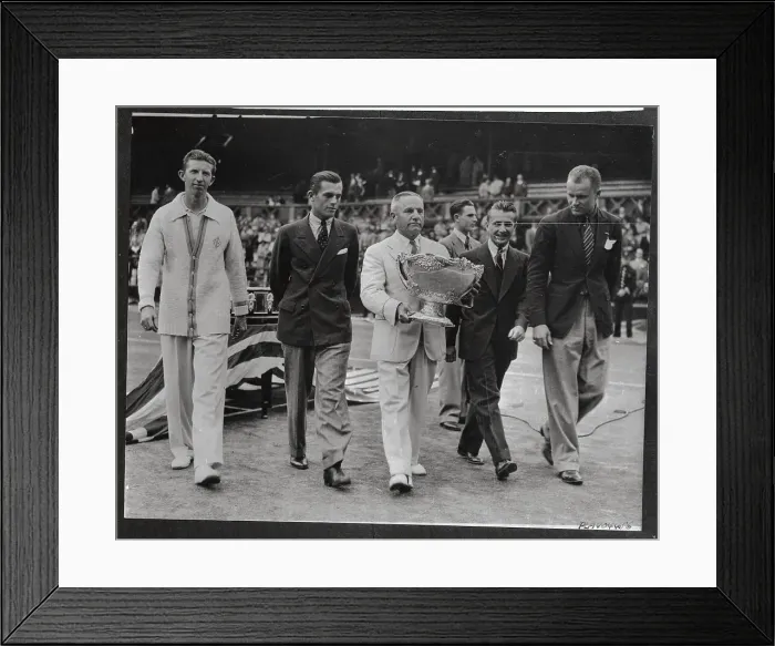 Framed Print : U.S. Golf Team with Trophy Framed Print : U.S. Golf Team with Trophy