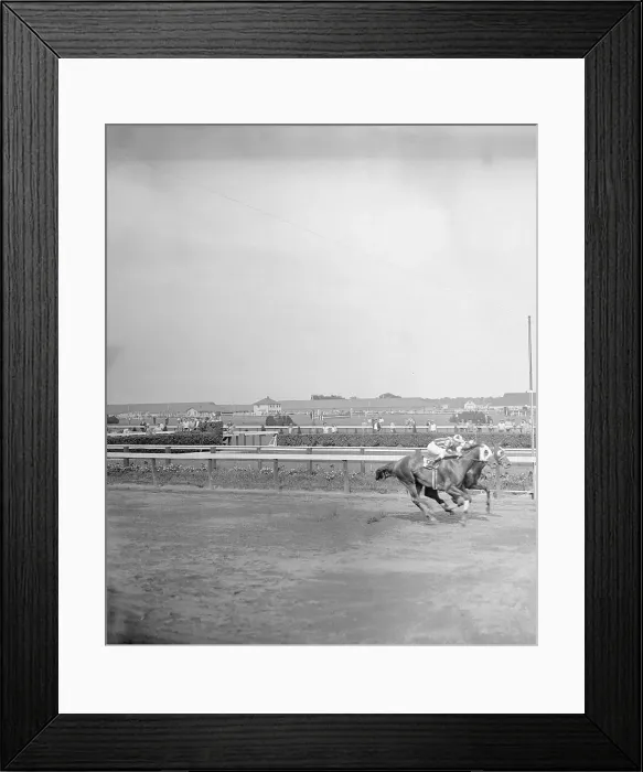 Framed Print : Sea Biscuit Winning Race Framed Print : Sea Biscuit Winning Race