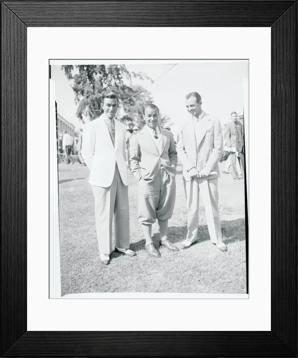 Framed Print : Golfers Attending Golf Championship Framed Print : Golfers Attending Golf Championship