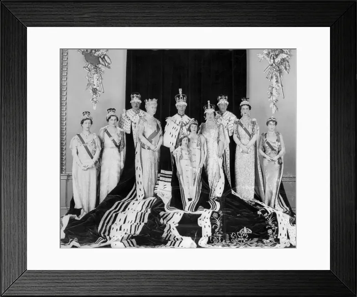 Framed Print : Portrait of the British Royal Family in Royal Attire Framed Print : Portrait of the British Royal Family in Royal Attire