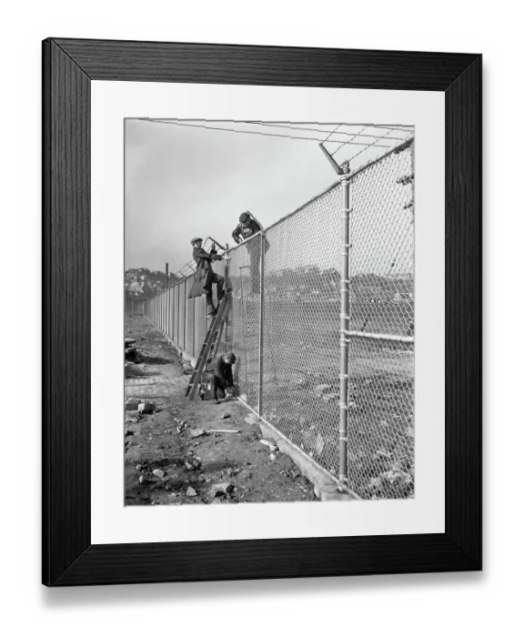 Framed Print : Free Post Established in New York Framed Print : Free Post Established in New York