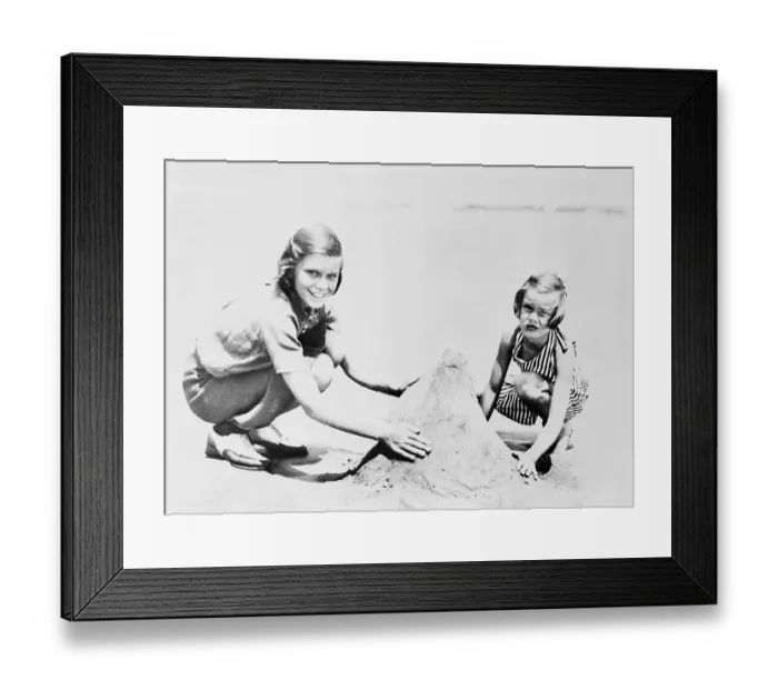 Framed Print : Grace Kelly Playing in Sand