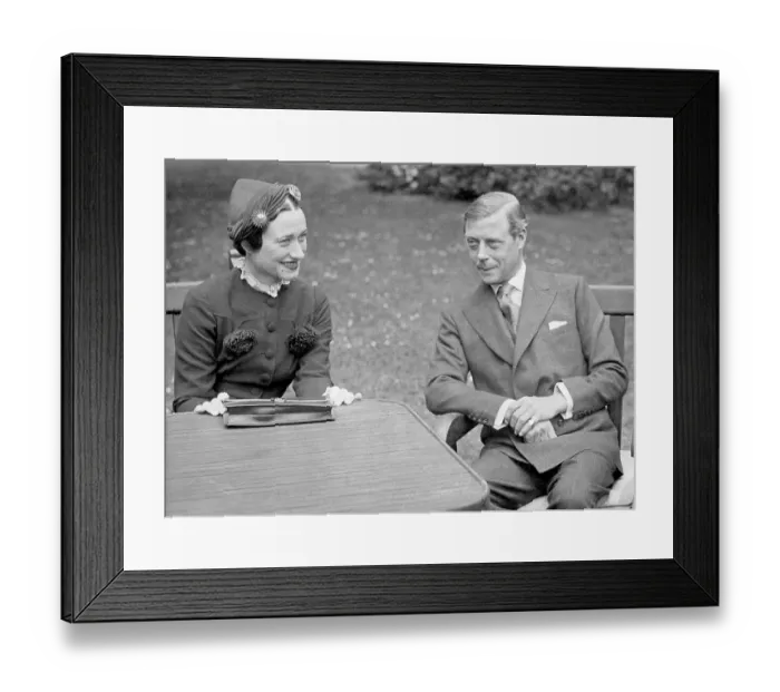 Framed Print : Edward VIII Sitting with Wallis Simpson Framed Print : Edward VIII Sitting with Wallis Simpson