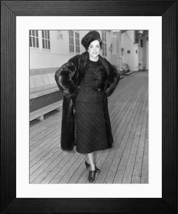 Framed Print : Fashion Designer Elsa Schiaparelli Framed Print : Fashion Designer Elsa Schiaparelli