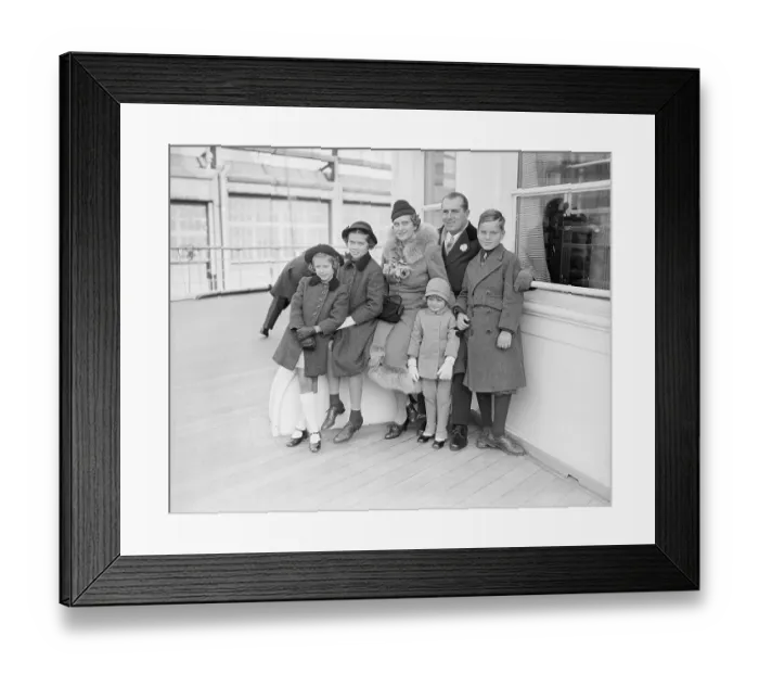 Framed Print : Grace Kelly with Her Family Framed Print : Grace Kelly with Her Family