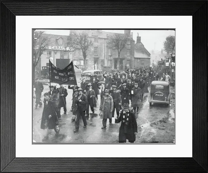 Framed Print : Marchers Leaving Woodstock Framed Print : Marchers Leaving Woodstock