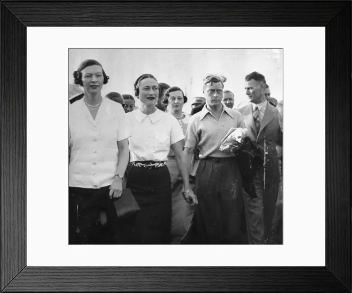 Framed Print : King Edward VIII Holding Hands with Wallis Simpson