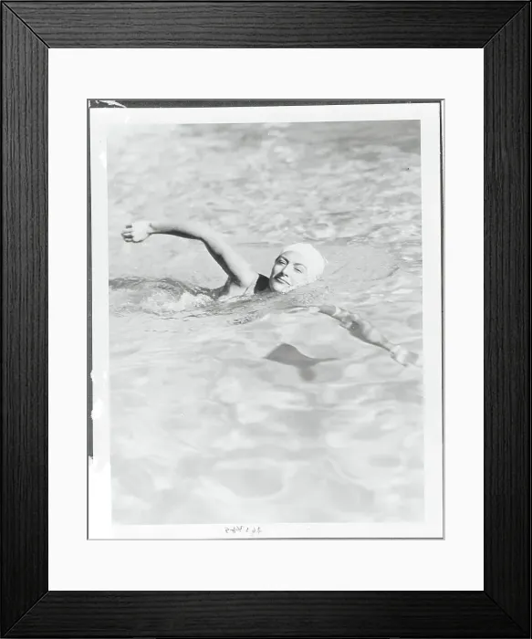 Framed Print : Joan Crawford Swimming in Pool Framed Print : Joan Crawford Swimming in Pool