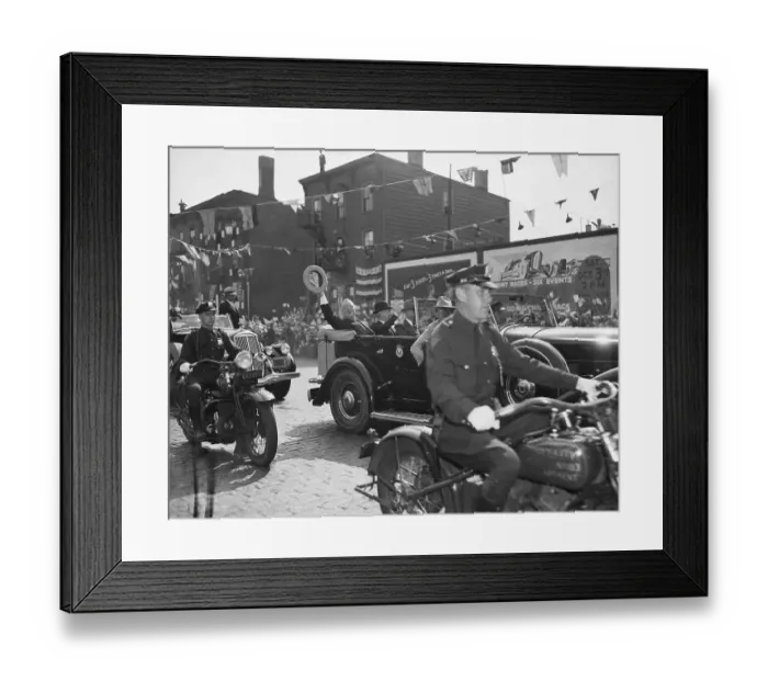Framed Print : F.D.Roosevelt Waving From Car In Motorca