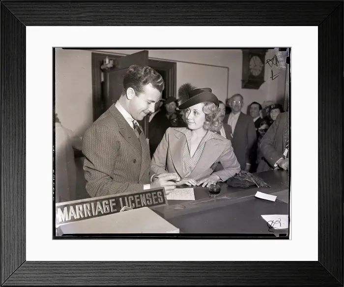 Framed Print : Joan Blondell and Dick Powell File Marriage Framed Print : Joan Blondell and Dick Powell File Marriage