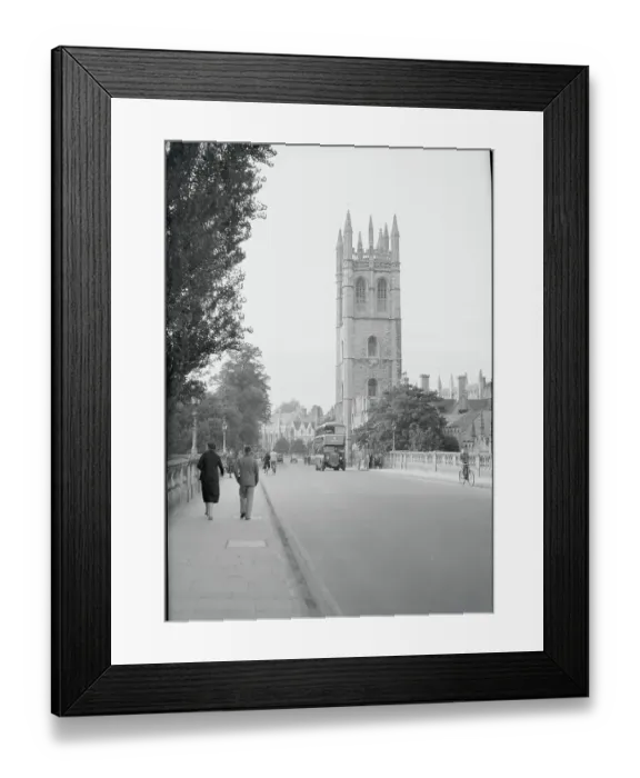 Framed Print : Pedestrians Strolling in Oxford Framed Print : Pedestrians Strolling in Oxford