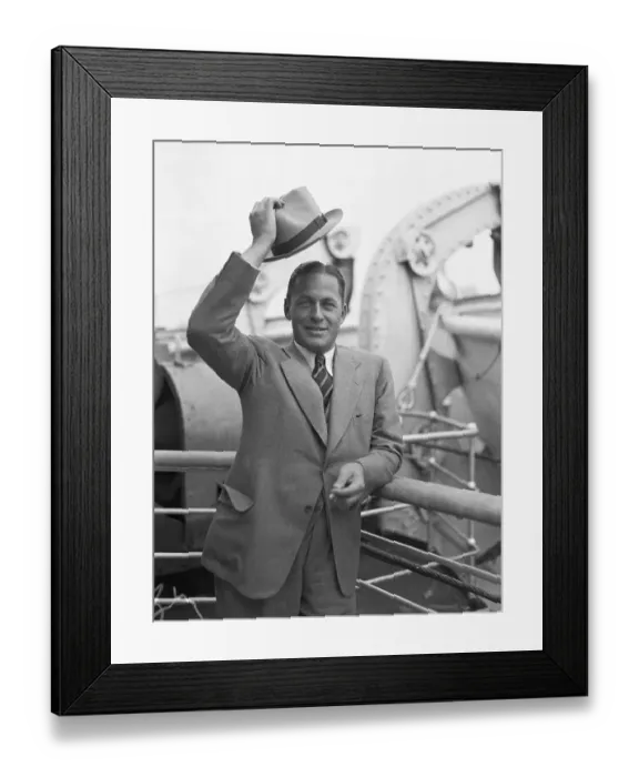 Framed Print : Bobby Jones Raising His Hat Framed Print : Bobby Jones Raising His Hat