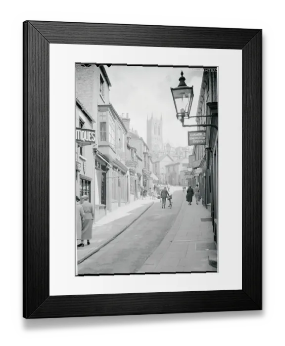 Framed Print : View of Street Leading to Lincoln Cathedral