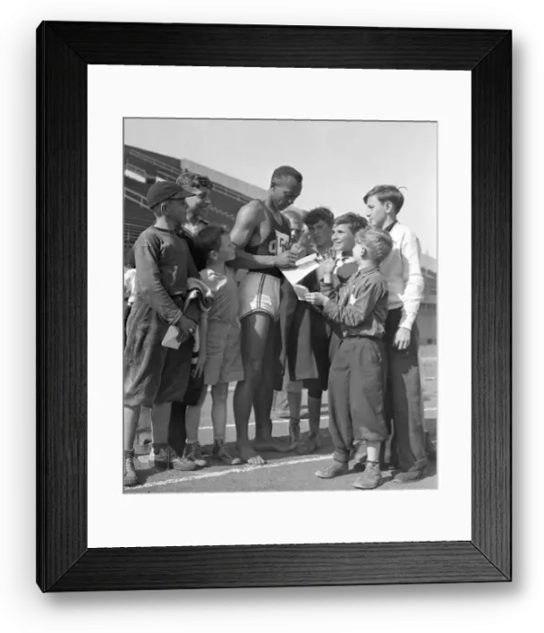 Framed Print : Ohio Flash Signs Autographs Framed Print : Ohio Flash Signs Autographs