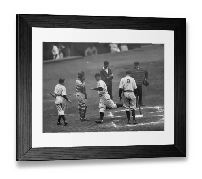 Framed Print : Lou Gehrig Running To Plate To Score Framed Print : Lou Gehrig Running To Plate To Score
