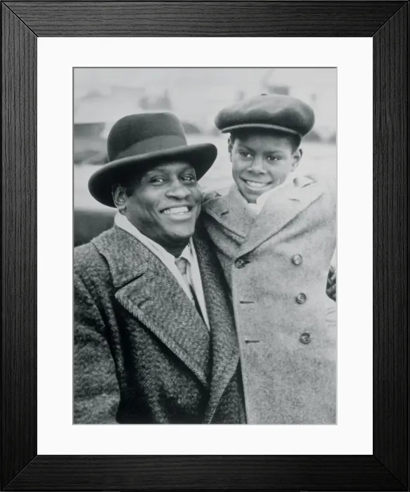 Framed Print : Paul Robeson Hugging His Son Paul Jr Framed Print : Paul Robeson Hugging His Son Paul Jr