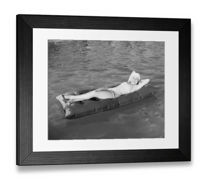 Framed Print : Olivia De Havilland in Swimming Pool Framed Print : Olivia De Havilland in Swimming Pool