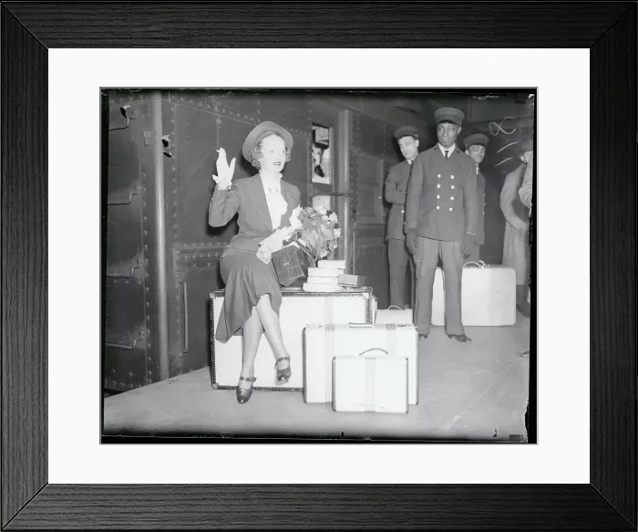 Framed Print : Bette Davis Waving Framed Print : Bette Davis Waving