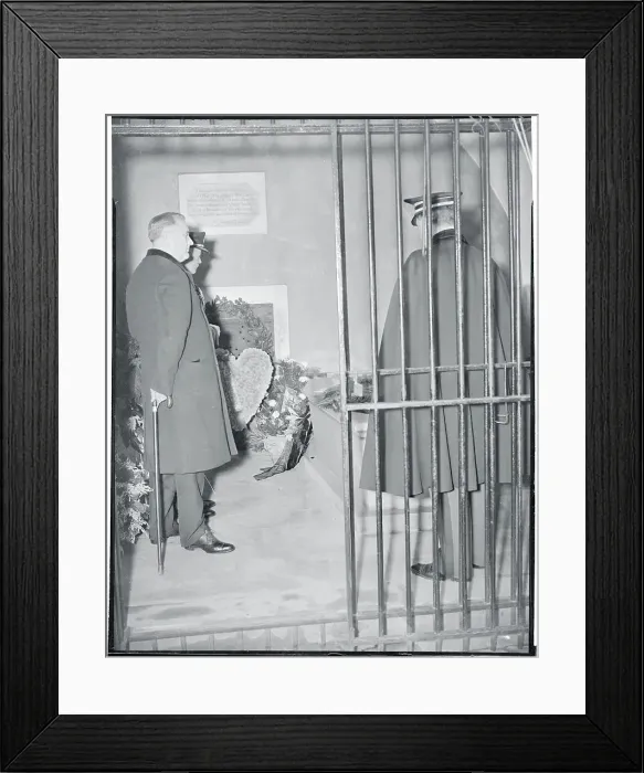 Framed Print : Franklin D. Roosevelt Placing Down a Wreath Framed Print : Franklin D. Roosevelt Placing Down a Wreath