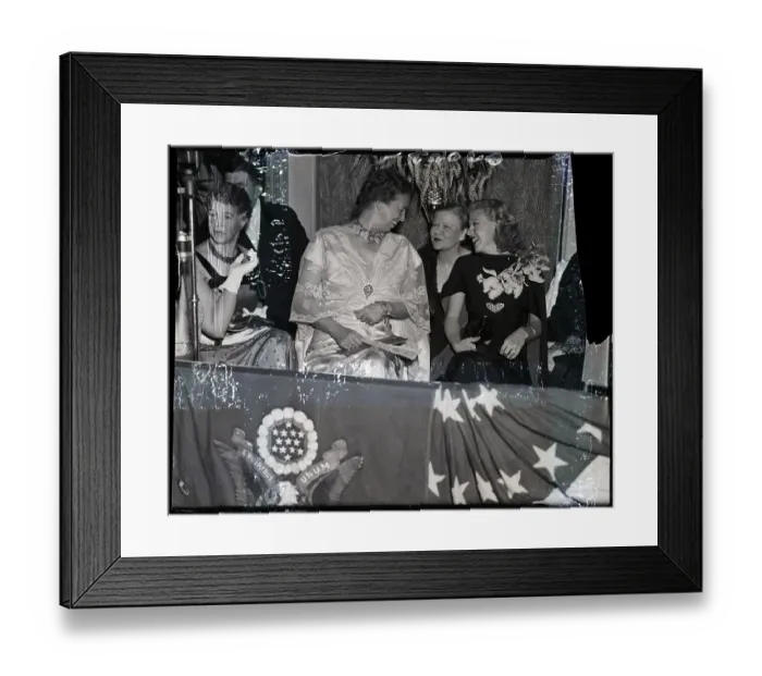 Framed Print : Eleanor Roosevelt Chats with Ginger Rogers at Ball Framed Print : Eleanor Roosevelt Chats with Ginger Rogers at Ball