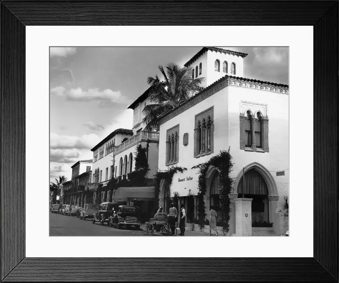 Framed Print : Shops Along Avenue in Palm Beach Framed Print : Shops Along Avenue in Palm Beach