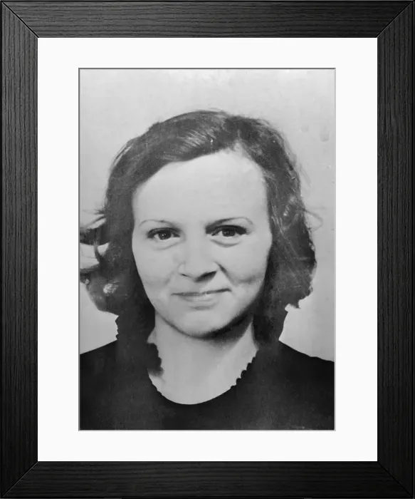 Framed Print : Moll Dolores Delaney Framed Print : Moll Dolores Delaney