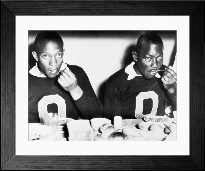 Framed Print : Jesse Owens and Dave Albritton Eating Framed Print : Jesse Owens and Dave Albritton Eating