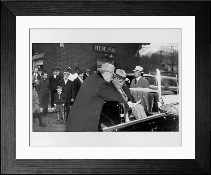 Framed Print : Starling Talking with President Roosevelt after their Arrival at Hyde Park Framed Print : Starling Talking with President Roosevelt after their Arrival at Hyde Park