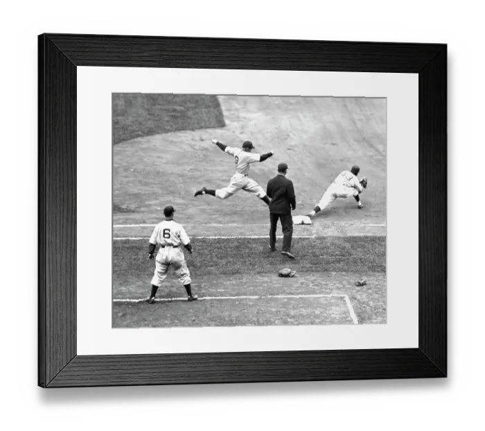 Framed Print : Detroit Tigers Play the Chicago Cubs in World Series