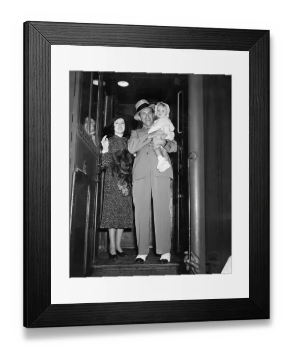 Framed Print : George Burns And Gracie Allen Framed Print : George Burns And Gracie Allen