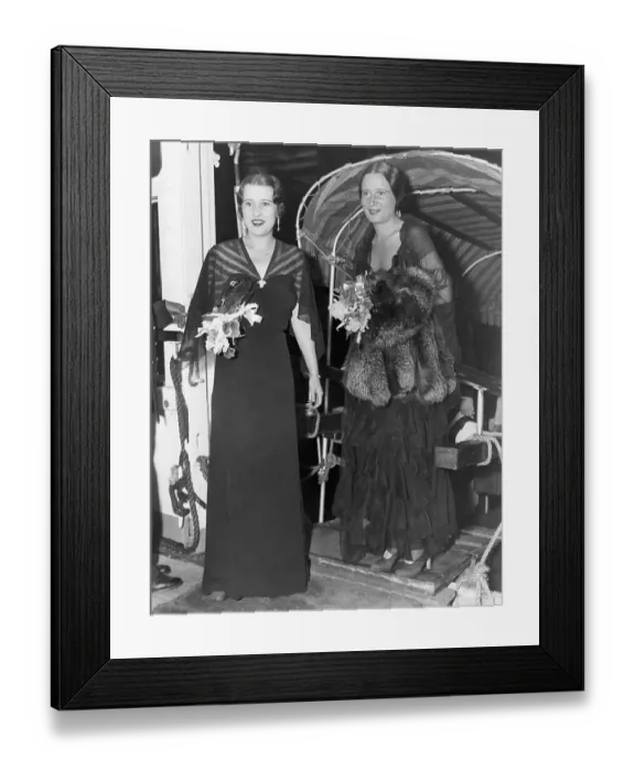 Framed Print : Gloria M. Vanderbilt And Twin Sister Framed Print : Gloria M. Vanderbilt And Twin Sister