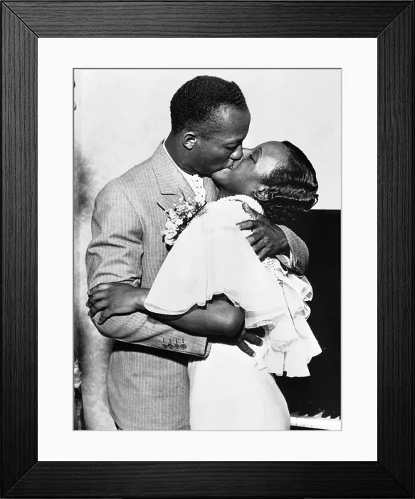 Framed Print : Ohio Track Star Weds Framed Print : Ohio Track Star Weds
