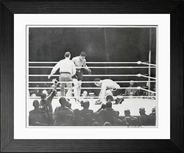 Framed Print : Joe Louis Beating Primo Carnera Framed Print : Joe Louis Beating Primo Carnera