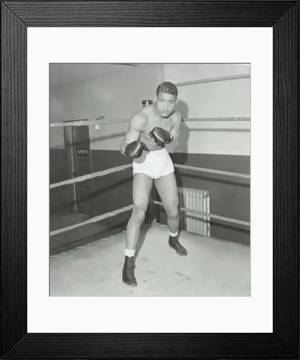 Framed Print : Joe Louis in Boxing Stance Framed Print : Joe Louis in Boxing Stance