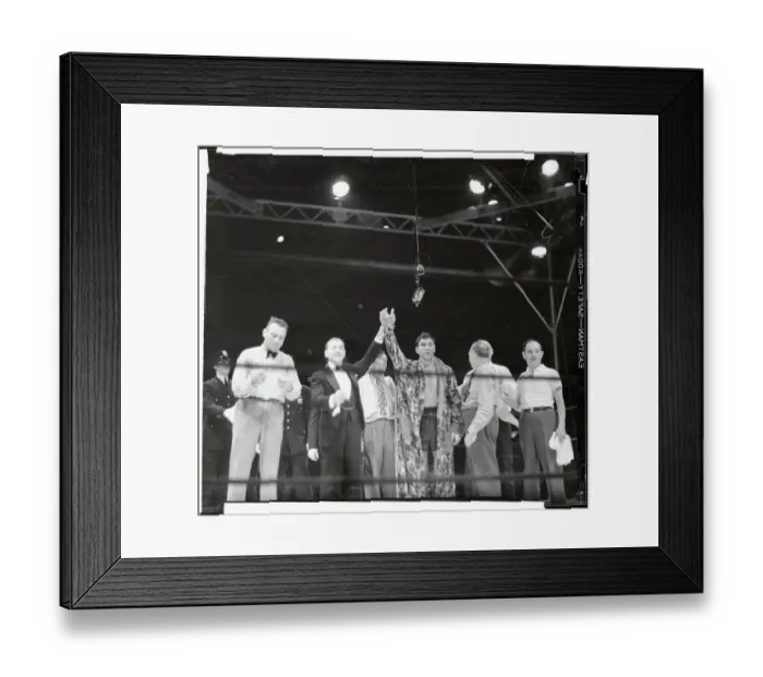 Framed Print : Boxer Joe Louis Returning to Corner Framed Print : Boxer Joe Louis Returning to Corner