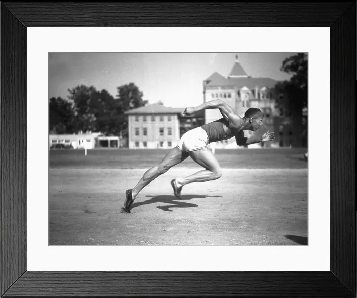 Framed Print : Jesse Owens Running a Sprint