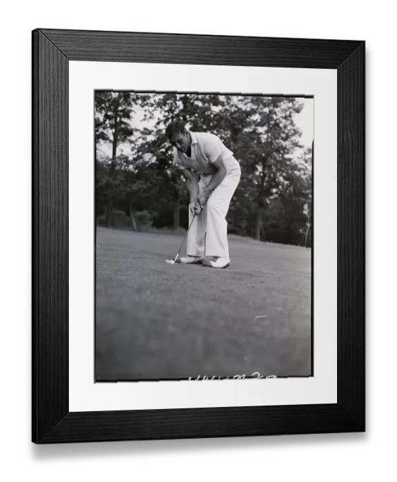 Framed Print : Primo Carnera Putting Framed Print : Primo Carnera Putting