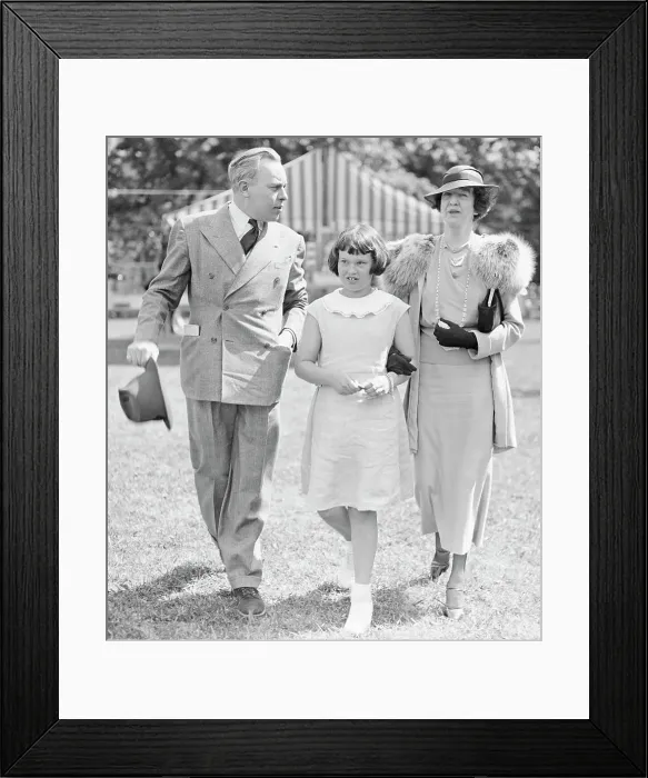 Framed Print : Mrs. Harry Payne Whitney and her niece Gloria Vanderbilt Framed Print : Mrs. Harry Payne Whitney and her niece Gloria Vanderbilt