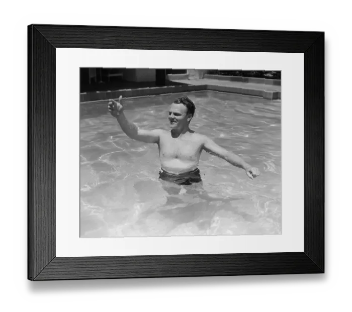 Framed Print : James Cagney Beckoning from Swimming Pool Framed Print : James Cagney Beckoning from Swimming Pool