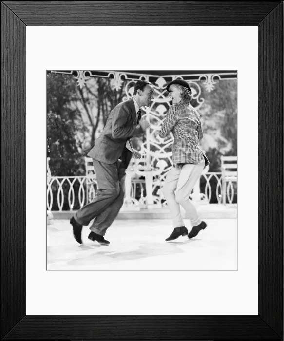 Framed Print : Fred Astaire And Ginger Rogers Dancing Framed Print : Fred Astaire And Ginger Rogers Dancing