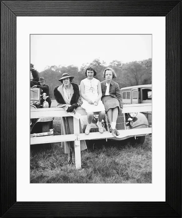 Framed Print : Gloria Vanderbilt With Her Aunt Framed Print : Gloria Vanderbilt With Her Aunt