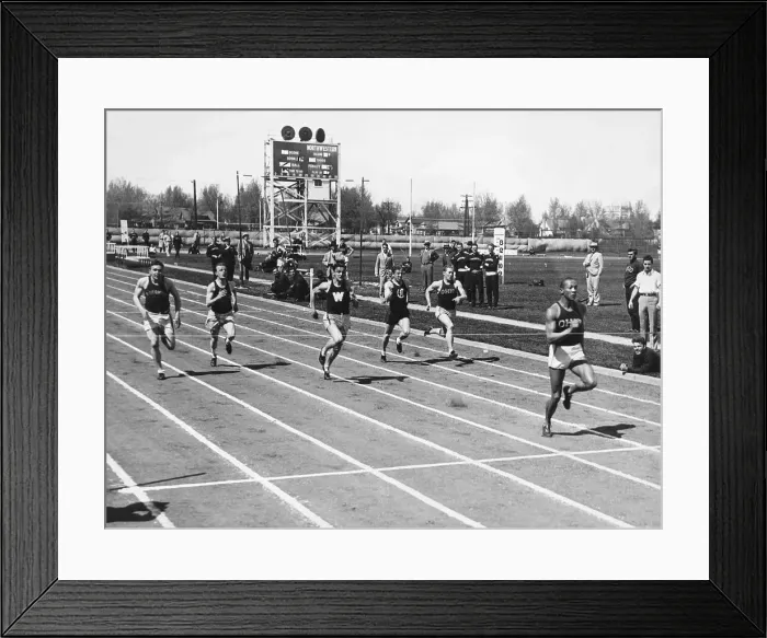 Framed Print : Athletics - History of 100 Metres World Record - Jesse Owens Framed Print : Athletics - History of 100 Metres World Record - Jesse Owens